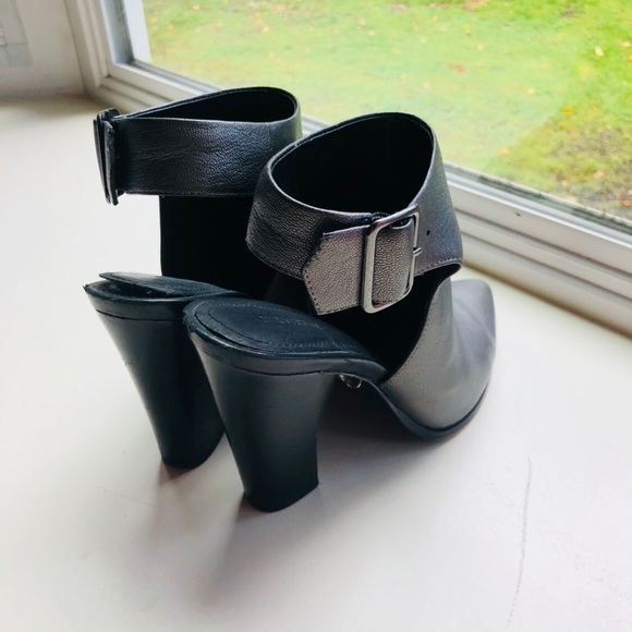 Silver Pour La Victoire open back strap heels